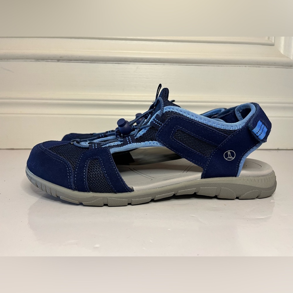 Lands’ End Women’s Size 11D 11 D Navy Dark Blue Closed Toe Water Shoes